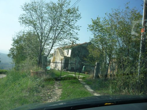 Hus på landet i Belvedere Ostrense