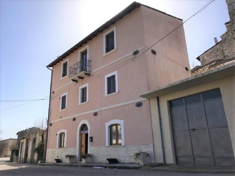 Villa i Castelvecchio Calvisio