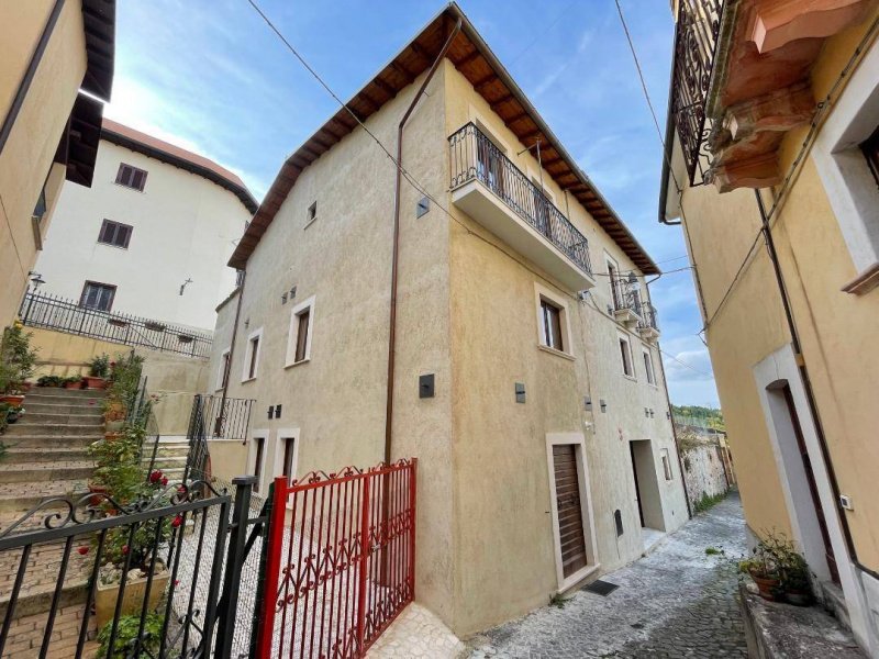 Detached house in Prata d'Ansidonia