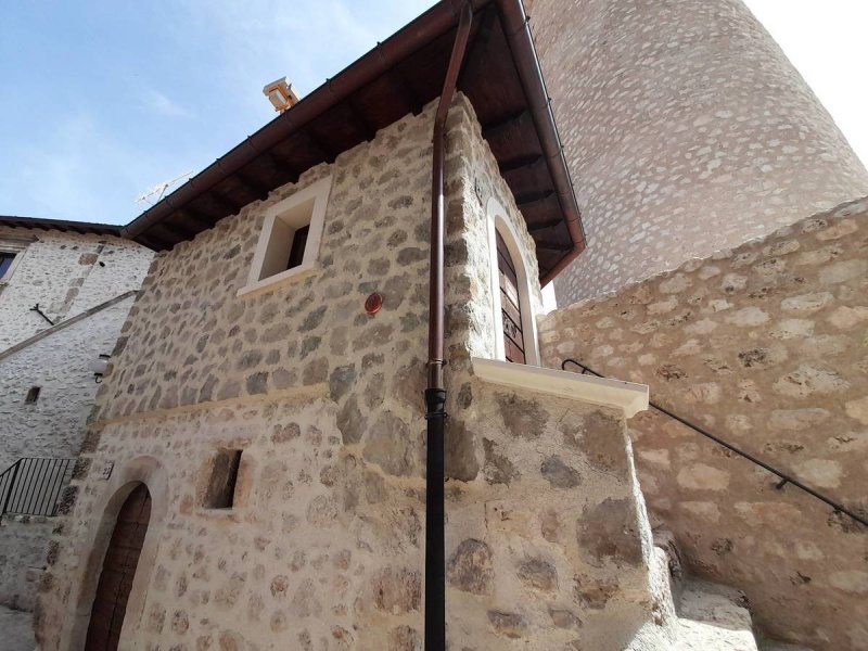 Casa indipendente a Santo Stefano di Sessanio