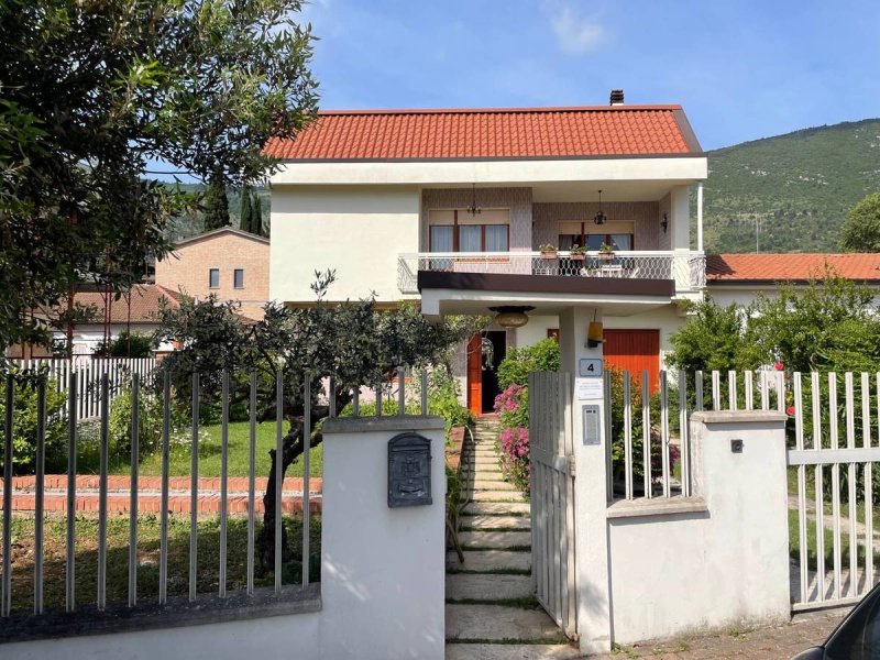Detached house in Raiano