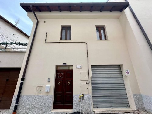 Detached house in L'Aquila