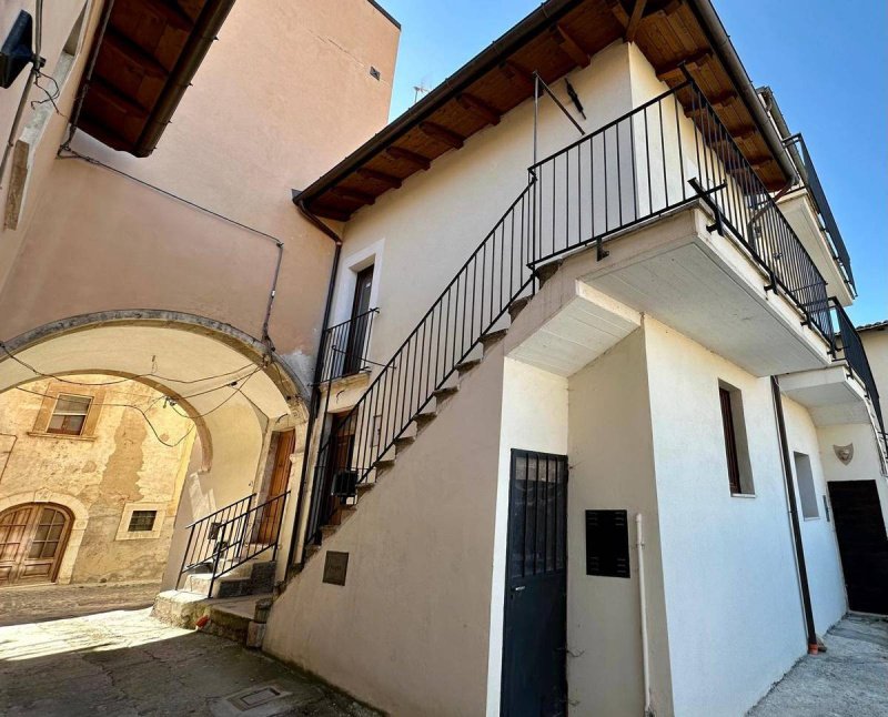 Detached house in San Demetrio ne' Vestini