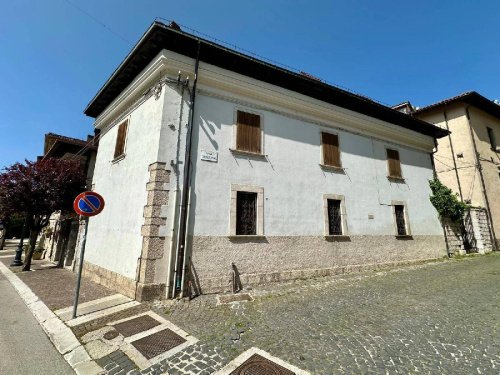 Особняк из двух квартир в Пескассероли