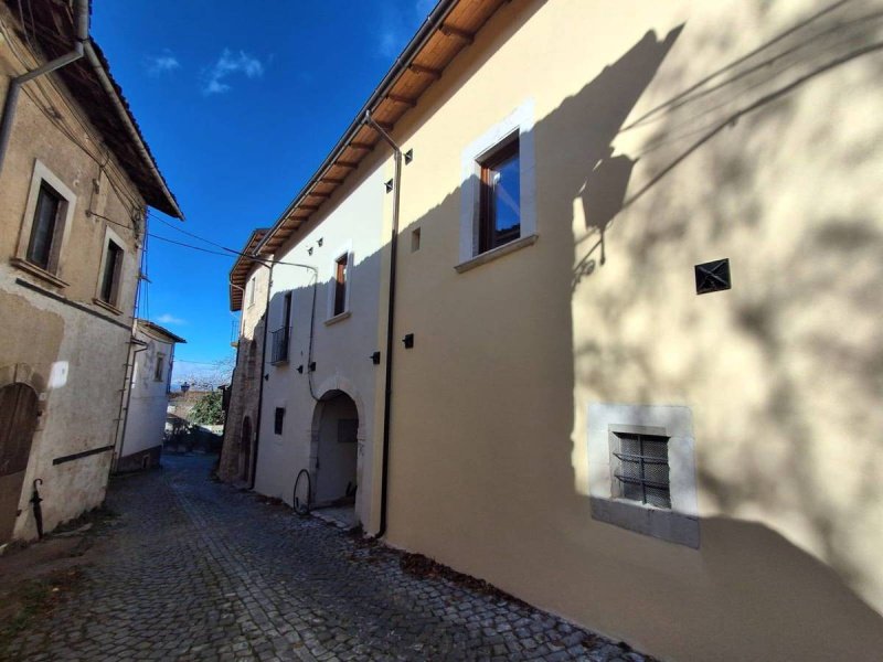 Casa indipendente a San Demetrio ne' Vestini