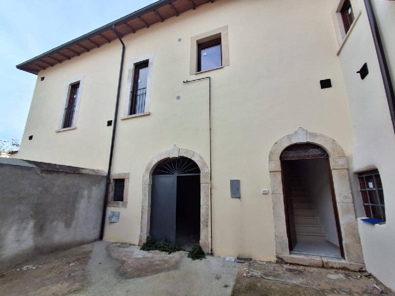Casa indipendente a San Demetrio ne' Vestini