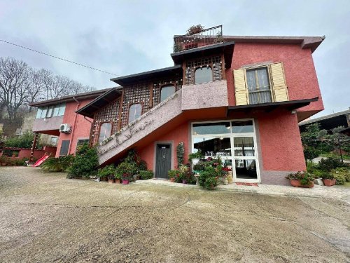 Moradia em Città Sant'Angelo