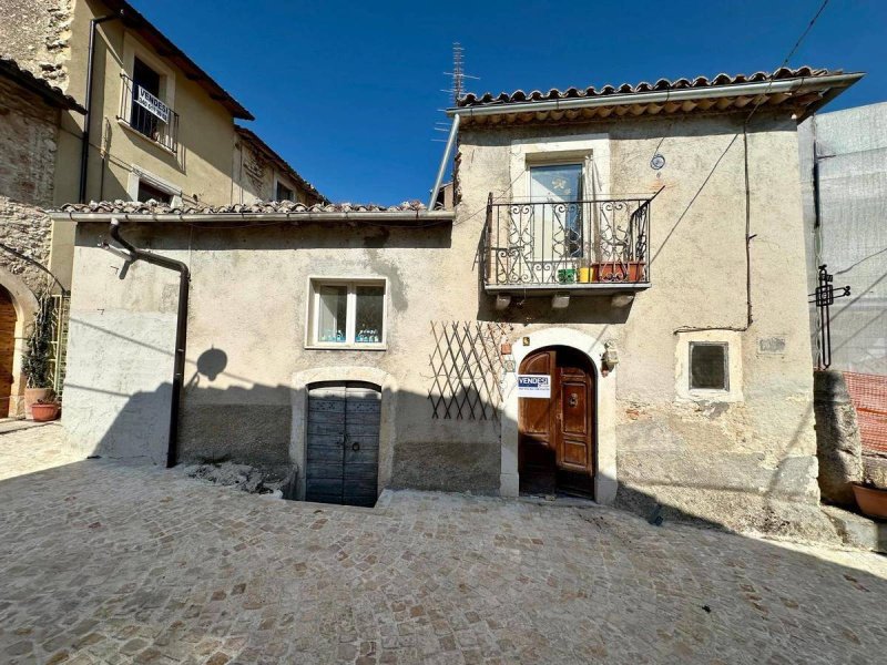 Half-vrijstaande woning in Caporciano
