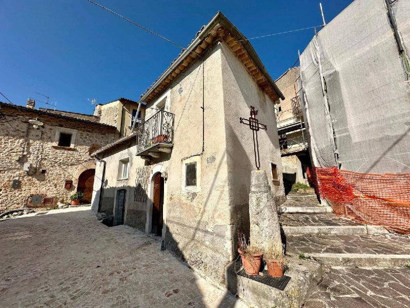 Half-vrijstaande woning in Caporciano