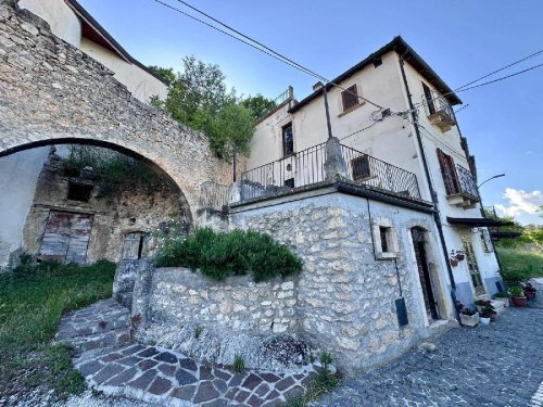 Casa indipendente a Navelli