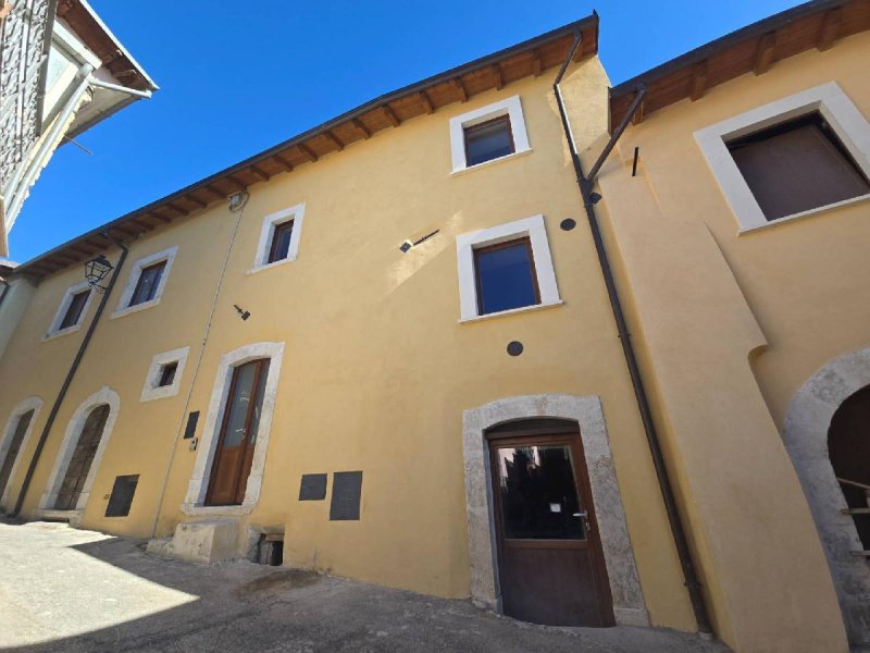 Detached house in Poggio Picenze