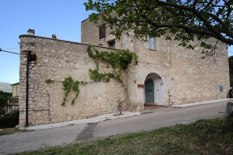 Casa semi-independiente en Capestrano