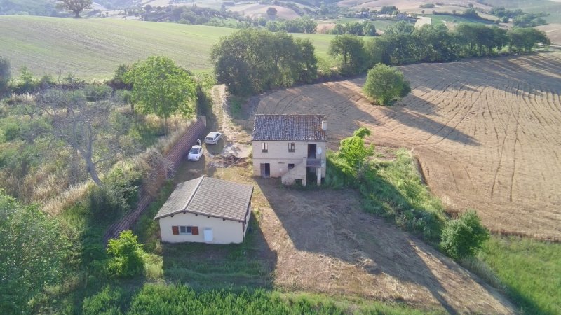 Casa de campo em Bellante