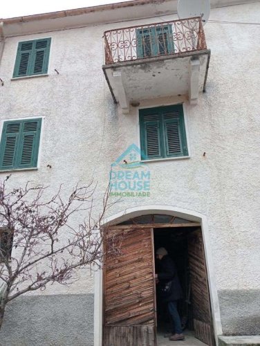 Half-vrijstaande woning in Mongiardino Ligure