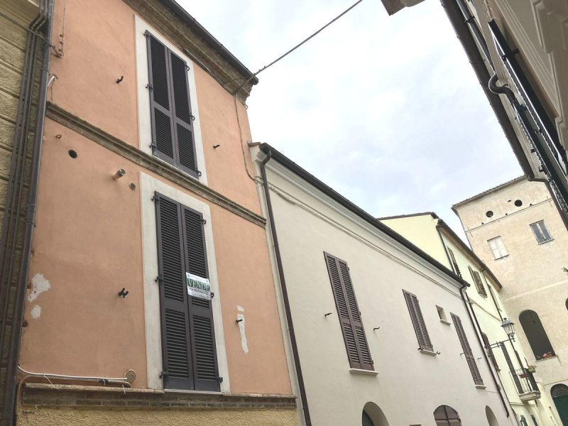 Casa independente em Atri