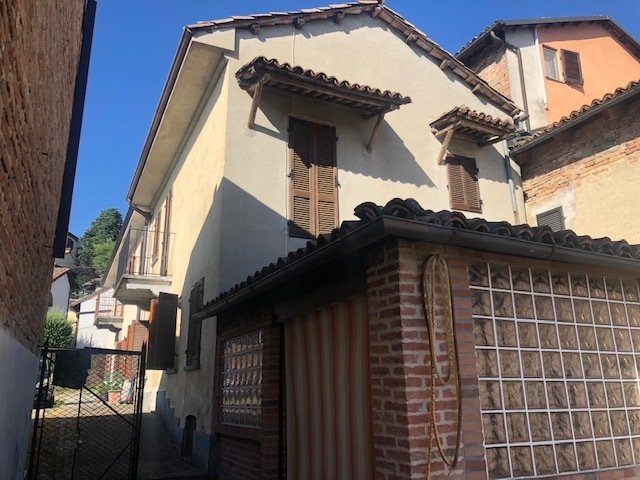 Особняк из двух квартир в Кастаньоле-делле-Ланце