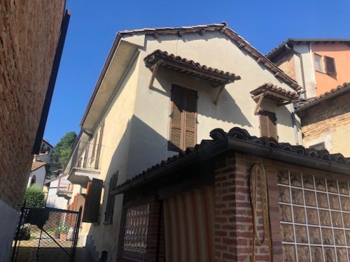 Semi-detached house in Castagnole delle Lanze