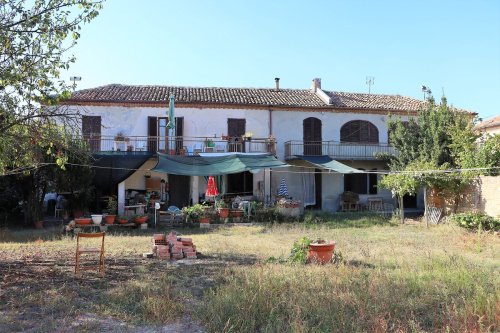 Detached house in Santo Stefano Belbo