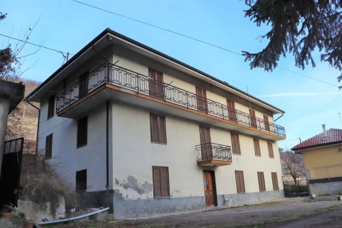 Casa indipendente a Santo Stefano Belbo