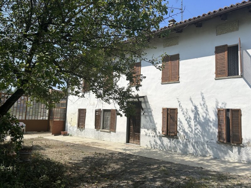 Casa de campo em Costigliole d'Asti