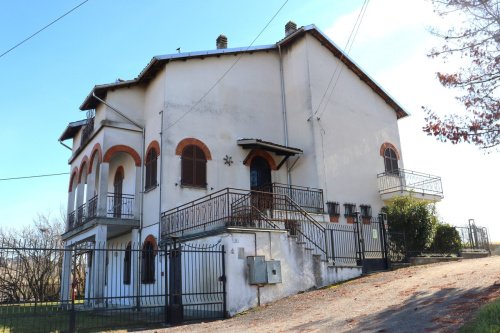 Villa i Castagnole delle Lanze