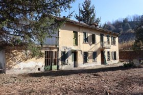 Lantställe i Santo Stefano Belbo