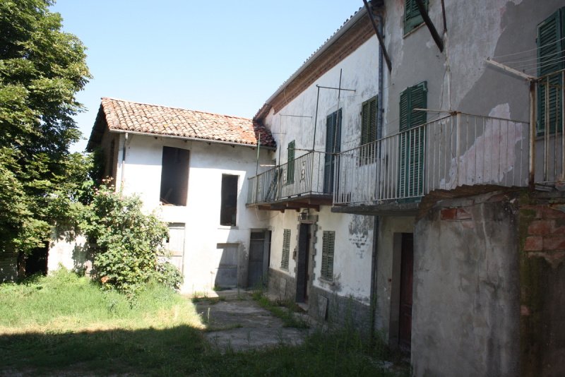 Semi-detached house in Castagnole delle Lanze