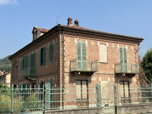 Vrijstaande woning in Magliano Alfieri