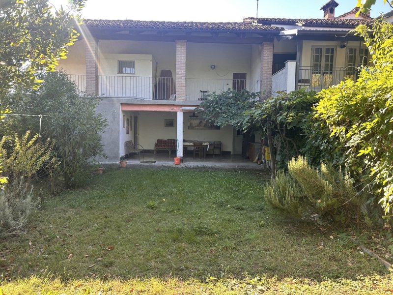 Semi-detached house in Castagnole delle Lanze