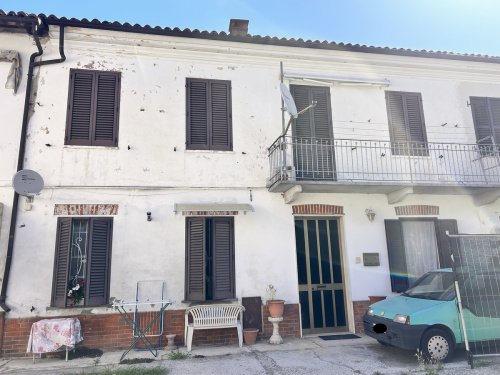 Casa de fazenda em Asti