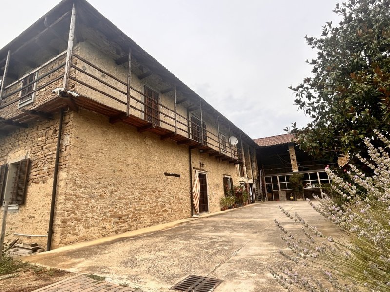 Demeure historique à Rocchetta Belbo
