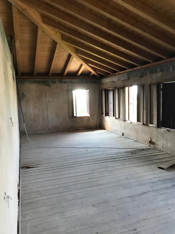 Half-vrijstaande woning in Mareno di Piave