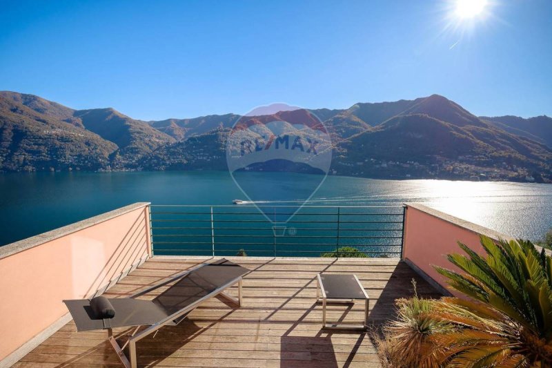 Villa in Carate Urio