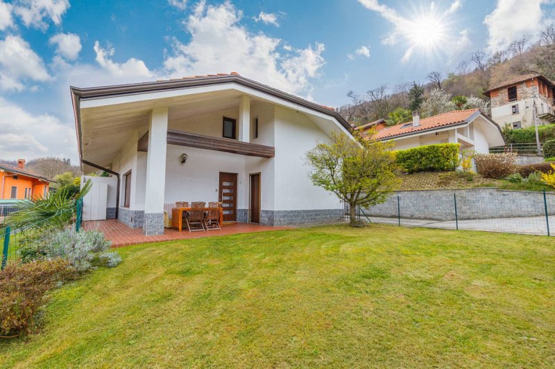 Casa adosada en Pella