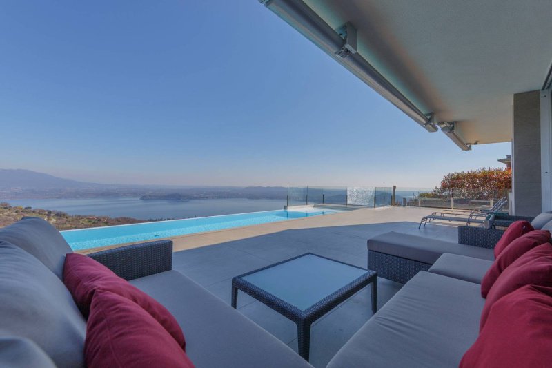 Moradia em Massino Visconti