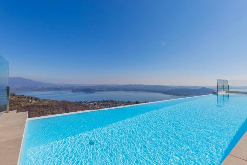 Moradia em Massino Visconti