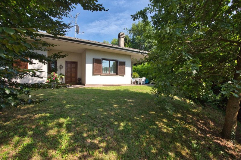 Villa in Lipomo