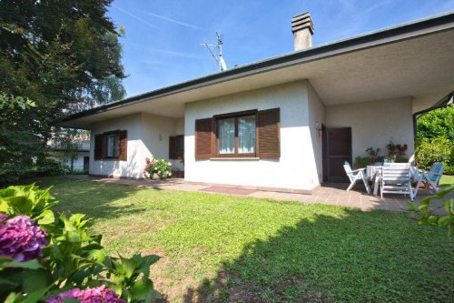 Villa in Lipomo