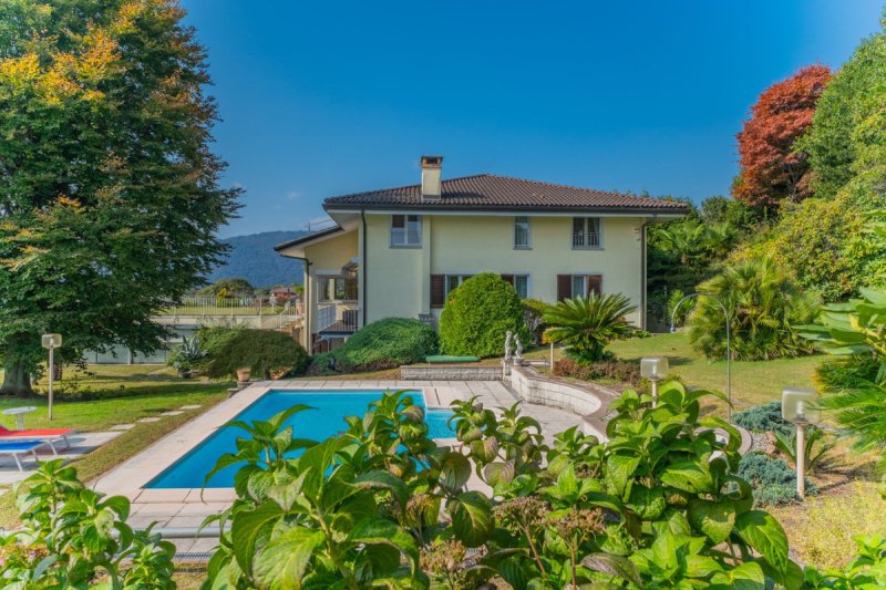 Villa in Arizzano