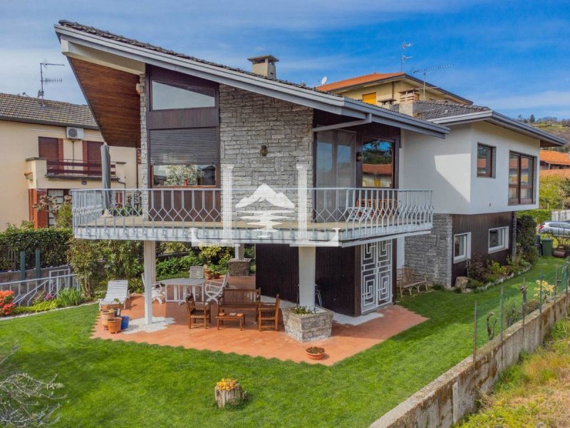 Villa en Meina