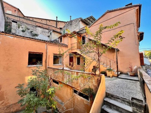 Detached house in Fabriano