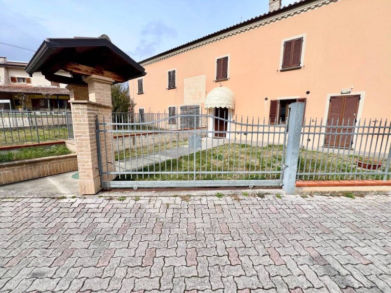 Detached house in Fabriano
