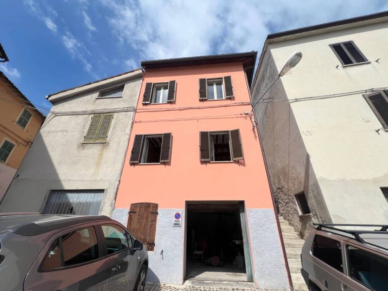 Detached house in Fabriano