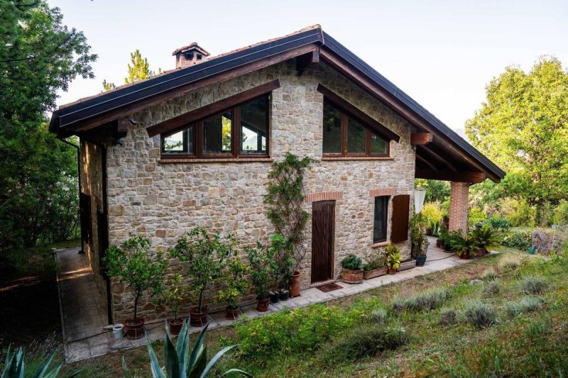 Farmhouse in Fabriano