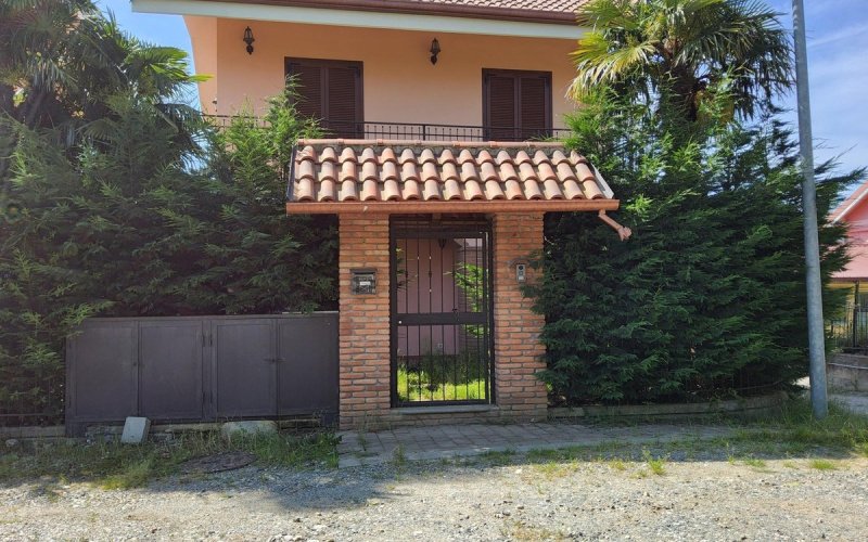 卡塞莱泰联排别墅