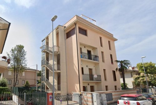 奇维塔诺瓦-马尔凯公寓