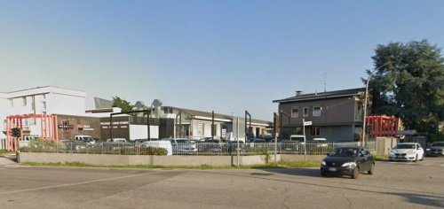 Kommersiell byggnad i Verona