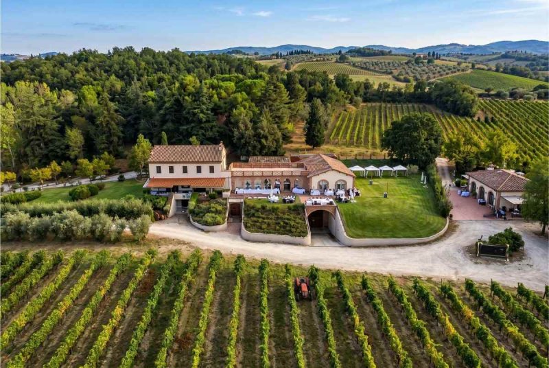 Commercial property in Montecarotto