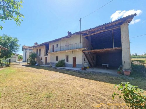 Country house in Novello