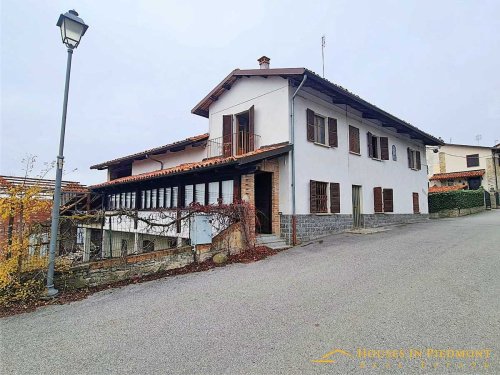 Einfamilienhaus in Belvedere Langhe